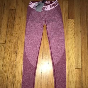 Chalk pink gym shark leggings!